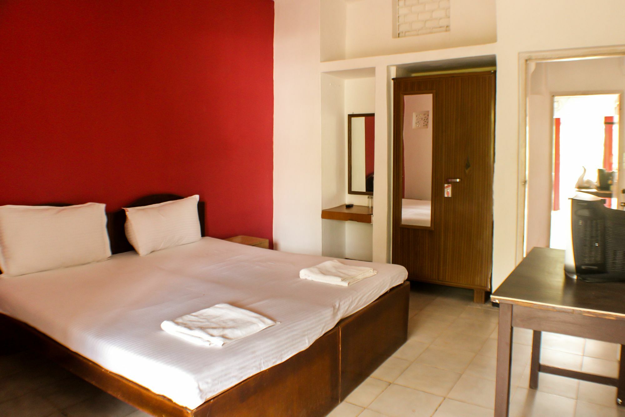 Ave Maria Guest House Candolim Bagian luar foto